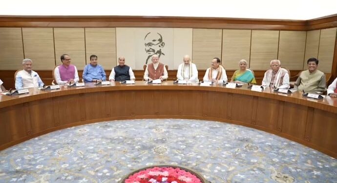 मोदी कैबिनेट में ‘वंदे मातरम’ को मिला राष्ट्रीय गान के बराबर दर्जा, अपमान पर होगी जेल