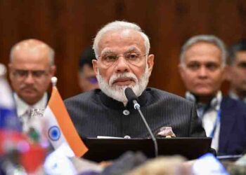 बीमारू राज्य से औद्योगिक क्रांति तक: CM योगी ने कैसे बदली UP की तस्वीर