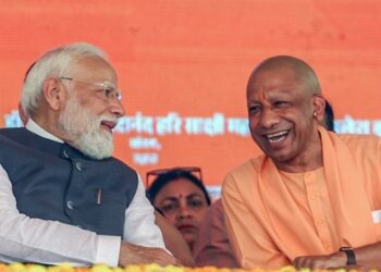 cm yogi pm modi