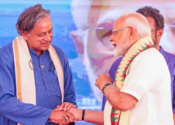 Shashi Tharoor supports PM Modi