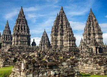 प्रम्बानन हिंदू मंदिर परिसर